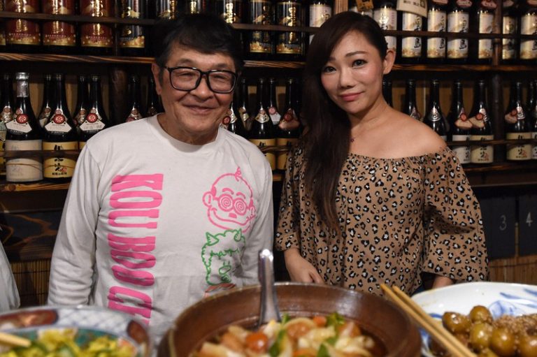 故・仲本工事の事実婚の嫁ってどんな人？居酒屋とカレー店を経営？